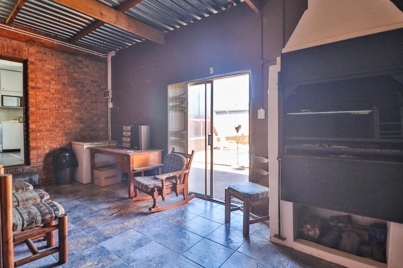 4 Bedroom Property for Sale in Sunbird Park Western Cape